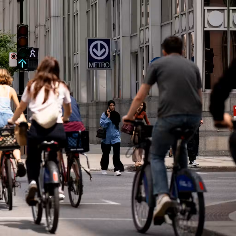 À Montréal, même en doublant les pistes cyclables, les voitures conserveraient 90 % de la chaussée