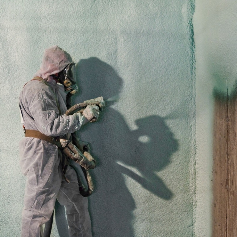 Conception holistique des b&acirc;timents &ndash; Utilisation de la mousse gicl&eacute;e comme syst&egrave;me pare-air pour la conception de b&acirc;timents durables